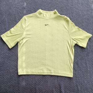 Nike Women’s Light Yellow Short Sleeve Mock Neck Tee